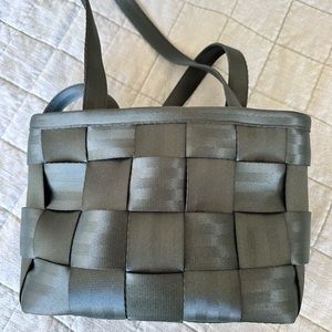 Harvey’s Seatbelt Bag